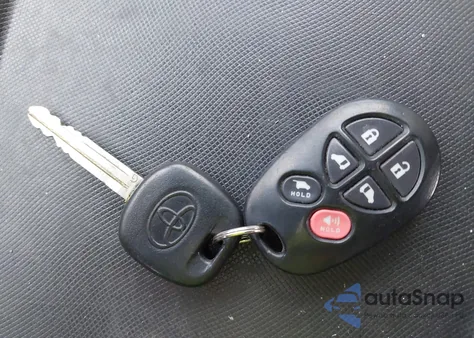 2013 Toyota Sienna Xle V6 8 Passenger из США, поврежденный, VIN 5TDYK3DC9DS281852